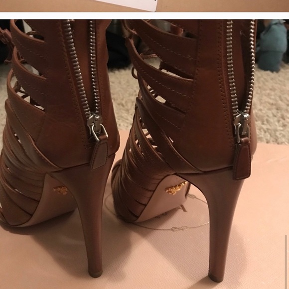 Prada heels - Picture 5 of 5